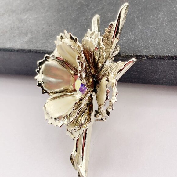 VINTAGE Silver tone metal AB rhinestone flower brooch 1950s 1960s statement pin - Picture 5 of 6